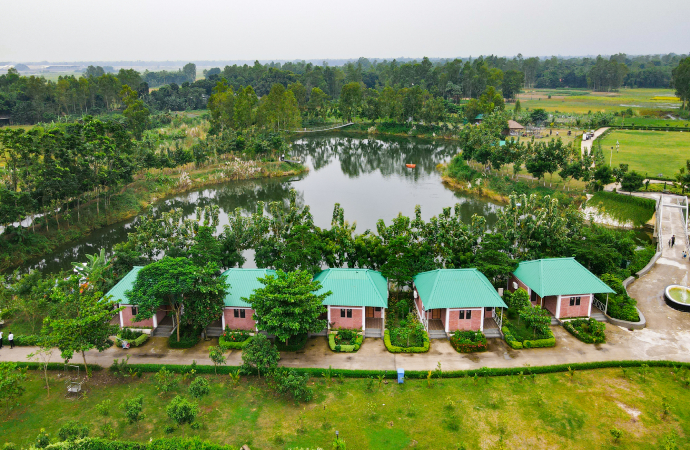 Lakeside Cottages